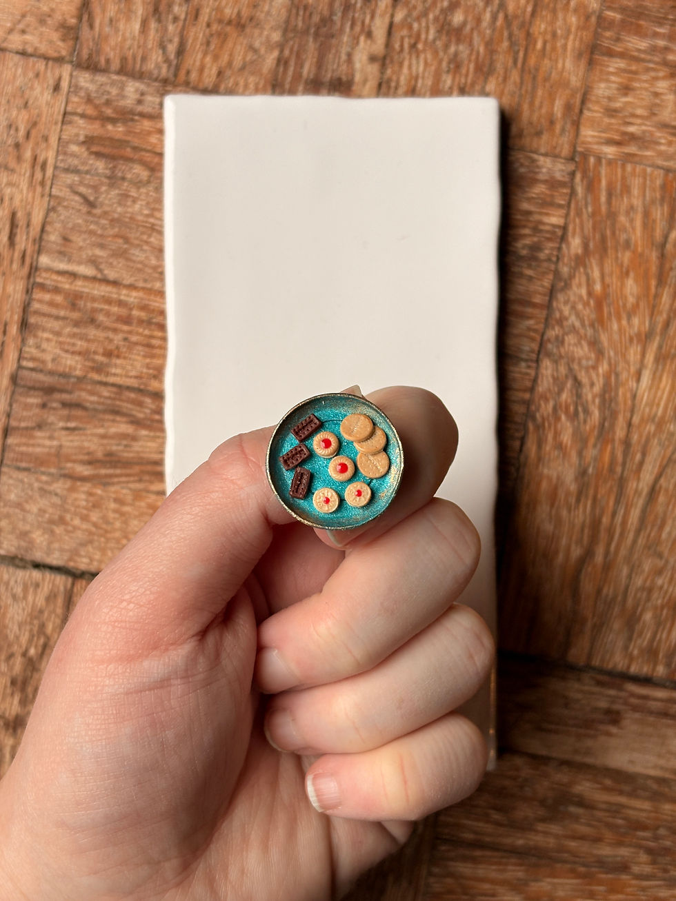 Thumbnail: Miniature Biscuit Plate Pin (22mm)