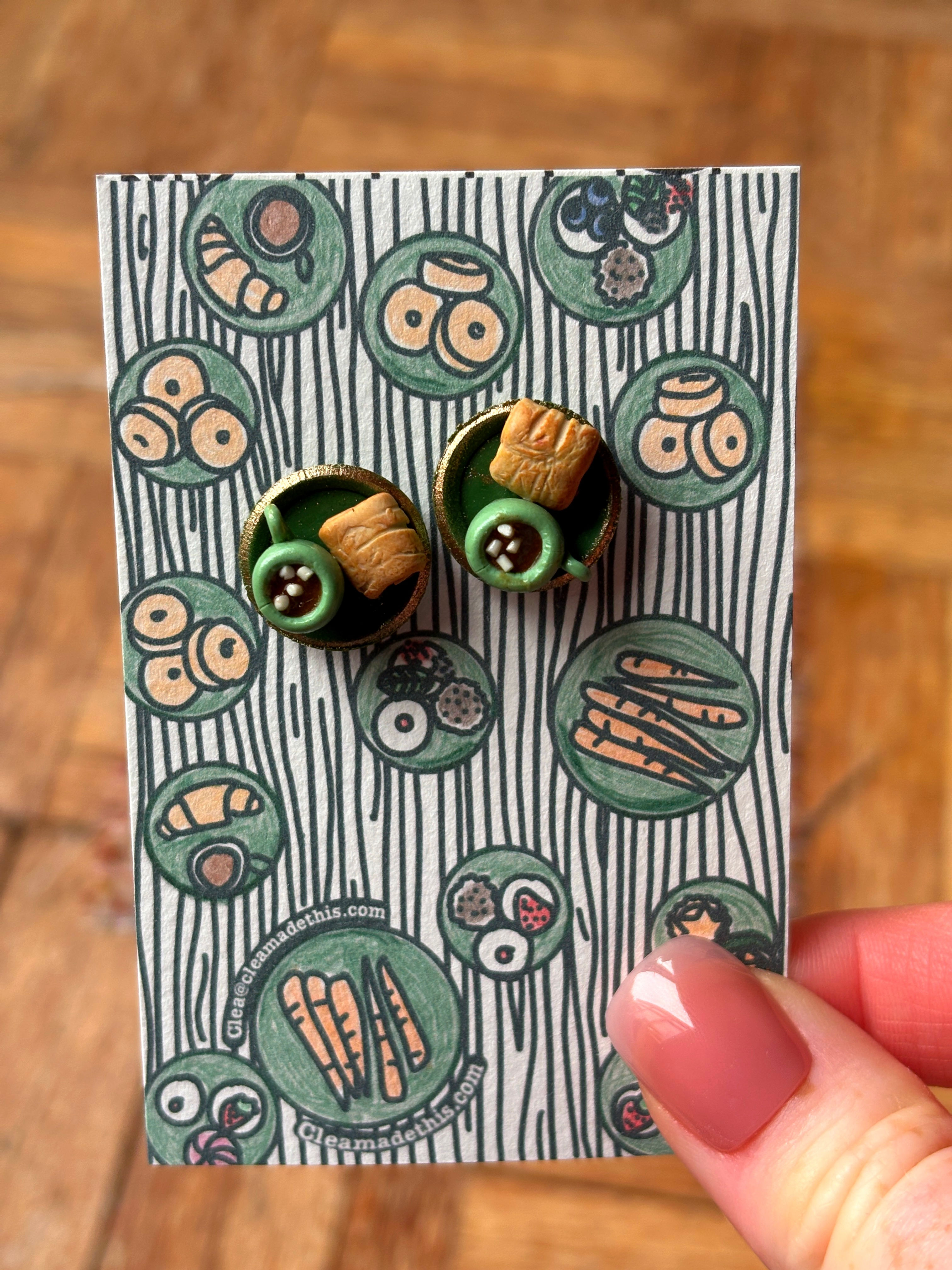 Miniature plate of pain au chocolat & hot chocolate stud earrings