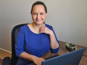 Sim, sou CLT, e também empreendedora. Psicóloga em Curitiba e Consultora de Carreira: minha trajetória entre RH e empreendedorismo.