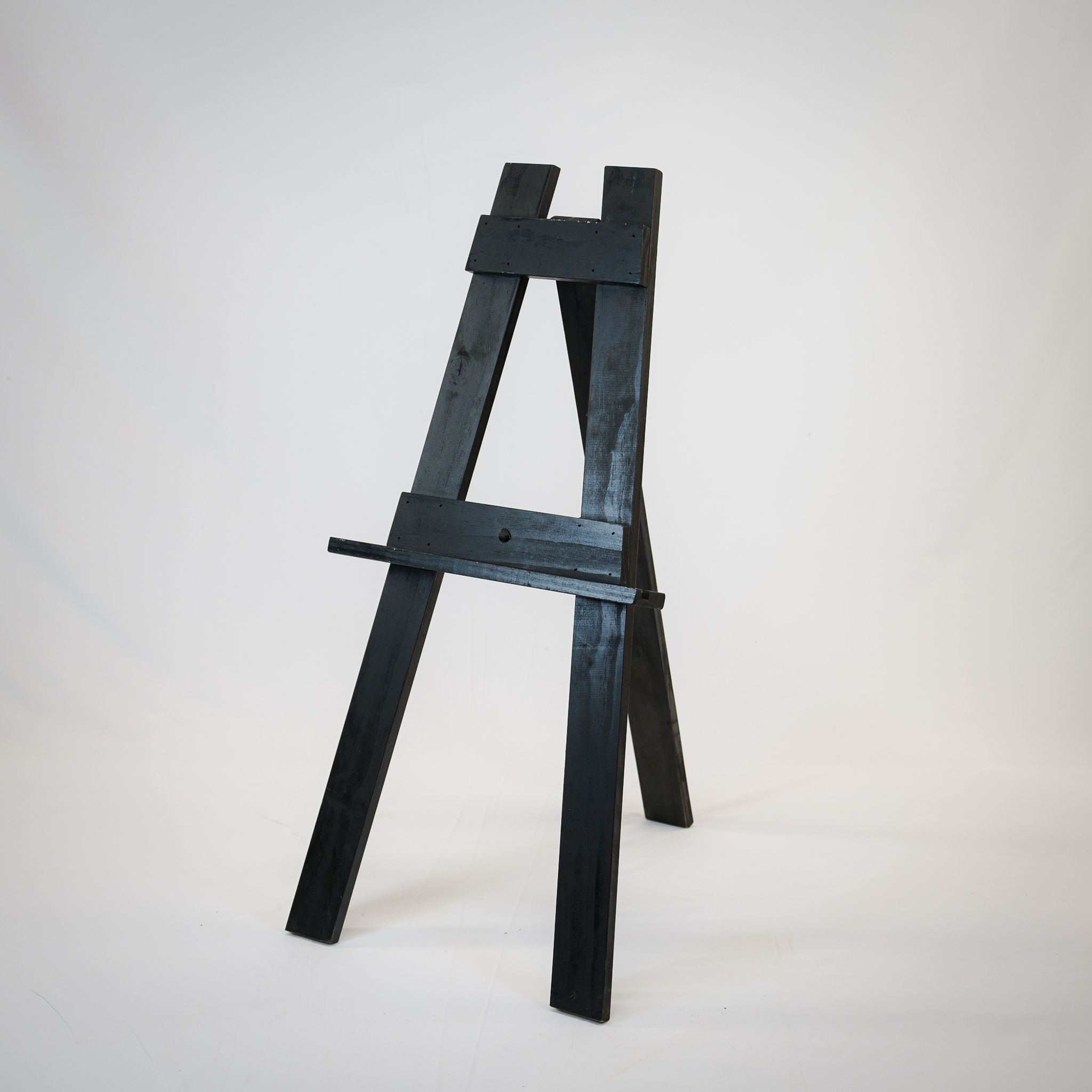 Easel- Black Medium