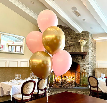 simple helium balloon arrangement for table
