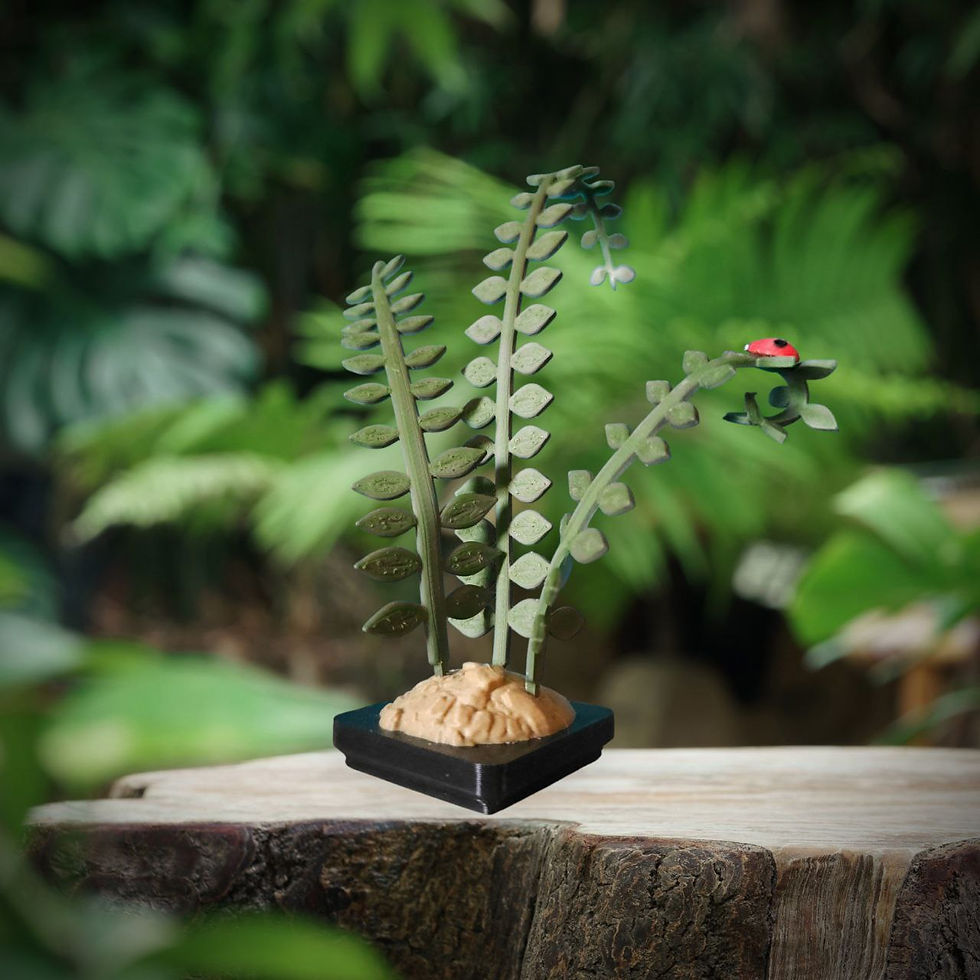 Modularium green fern decor piece with cute lady bug detail