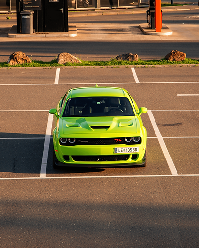 Dodge im Sonnenuntergang