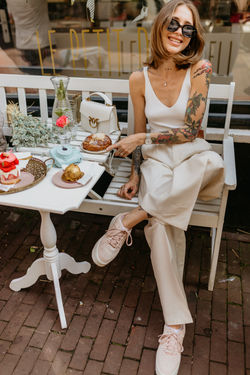 Solo traveler photos in Amsterdam