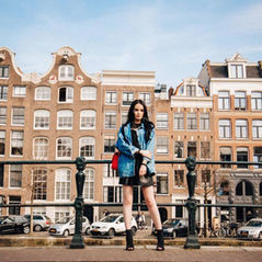Fashion Meets Amsterdam’s Streets: Megan’s Stylish Photoshoot Experience
