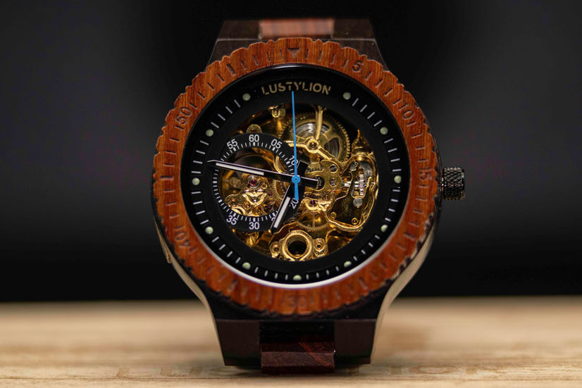 montre en bois en packshot