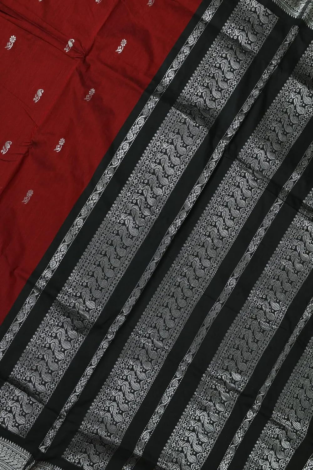 ILAIYAAL CLOTHINGS South Cotton Gadwal Saree for Women | Celebrity Inspired Traditional Ethnic Wear | Chettinad & Kalyani Cotton Sarees | Soft Cotton Saree with Blouse Piece - Red Black Silver - Image 4