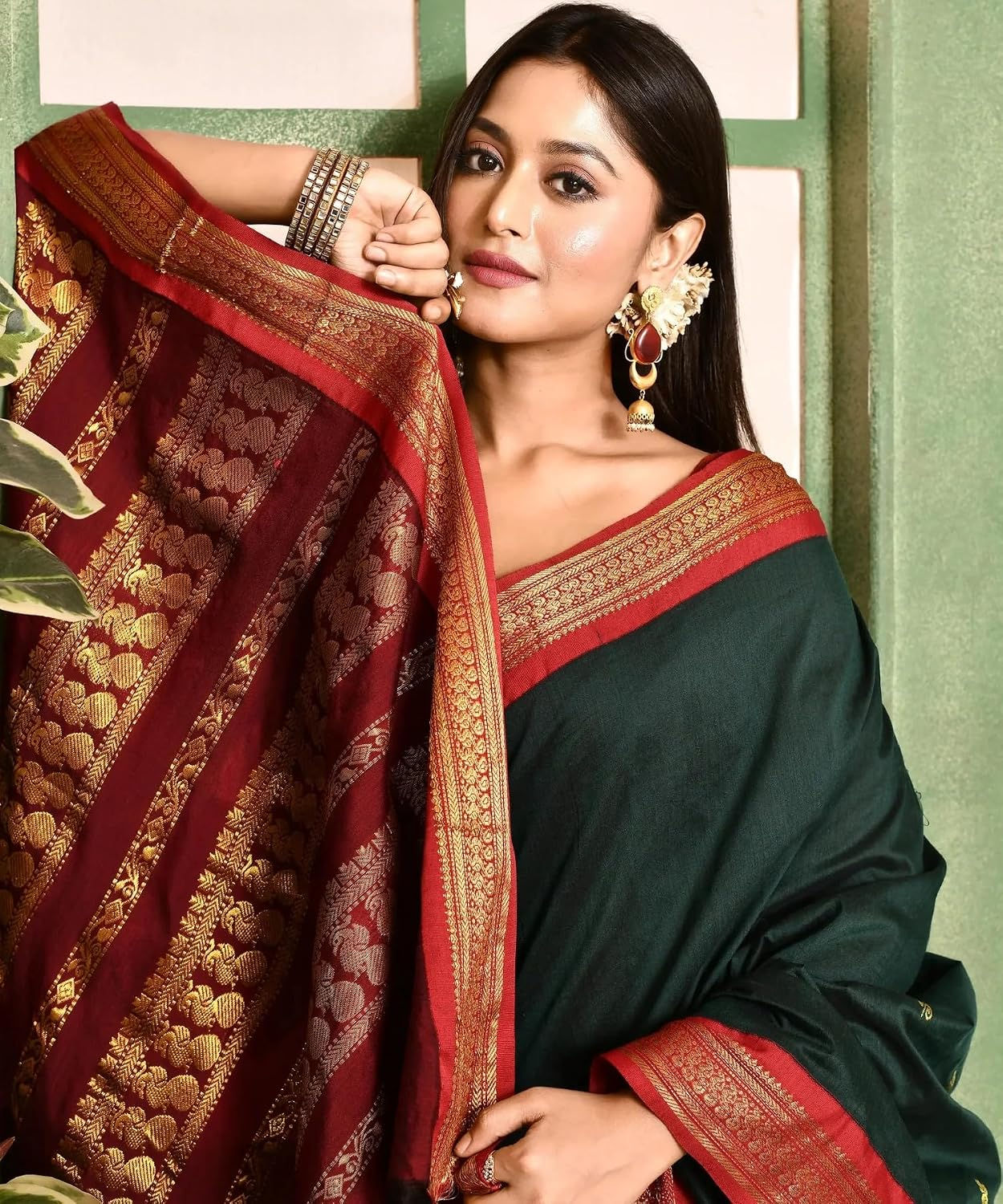 ILAIYAAL CLOTHINGS South Cotton Gadwal Saree for Women | Celebrity Inspired Traditional Ethnic Wear | Chettinad & Kalyani Cotton Sarees | Soft Cotton Saree with Blouse Piece - Green Maroon - Image 3