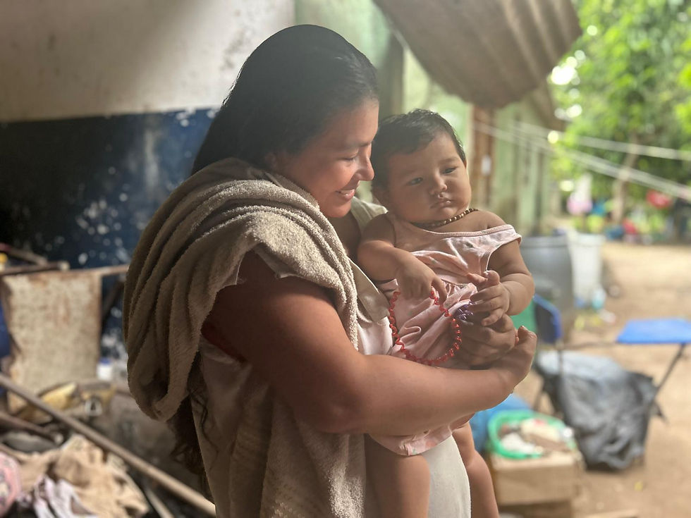 A mother and a baby. Kogi community. © photo by Natasha de Francisco