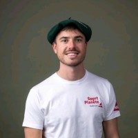 Portrait de Florian Fiquet pour Protect Our Winters France, réalisé dans le cadre du projet solidaire Le Dernier Calendrier. Une photographie engagée qui sensibilise à la préservation du climat et des montagnes, captée par Solasta Production.