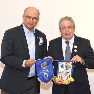 Agustín Etchebarne en el Rotary Club de Buenos Aires