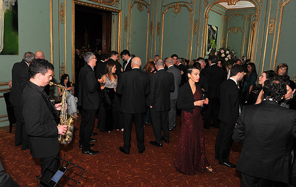 El pasado Lunes 8 de Junio se llevó a cabo la Cena Gala Solidaria organizada por el Rotary CLub de Buenos Aires. El evento se llevó a cabo en el Four Seasons Hotel Buenos Aires. Una noche inolvidable para celebrar el compromiso, la solidaridad y el encuentro.