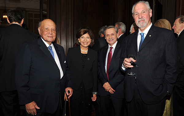 El pasado Lunes 8 de Junio se llevó a cabo la Cena Gala Solidaria organizada por el Rotary CLub de Buenos Aires. El evento se llevó a cabo en el Four Seasons Hotel Buenos Aires. Una noche inolvidable para celebrar el compromiso, la solidaridad y el encuentro.