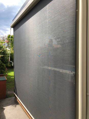 Outdoor blind. Fabric: Outlook Mode. Colour: Flint