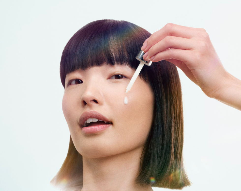 charly-hoyle-motion-art-director-elemis-future-restore-serum-campaign-skincare-model-key-visual-beauty