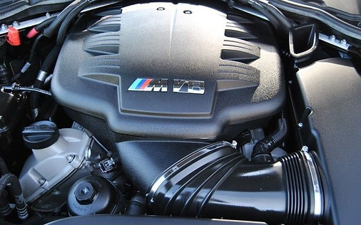 BMW M3 E93 V8 engine 1.jpg