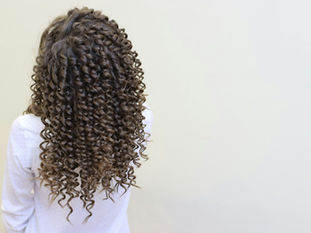 Managing Curly Hair Volume in Winter