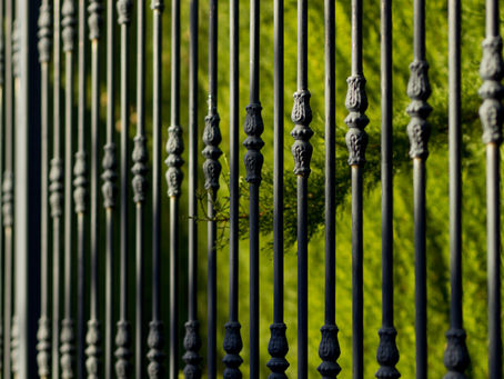 The Importance of Routine Maintenance for Your Louisiana Home's Fence