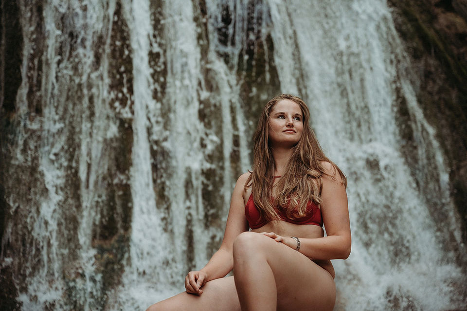 Boudoirfotos Thun Bern Wasserfall