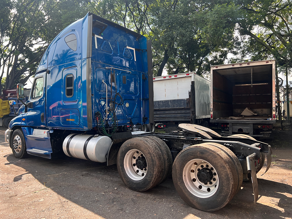 Miniatura: Freightliner Cascadia 2013 Detroit DD15