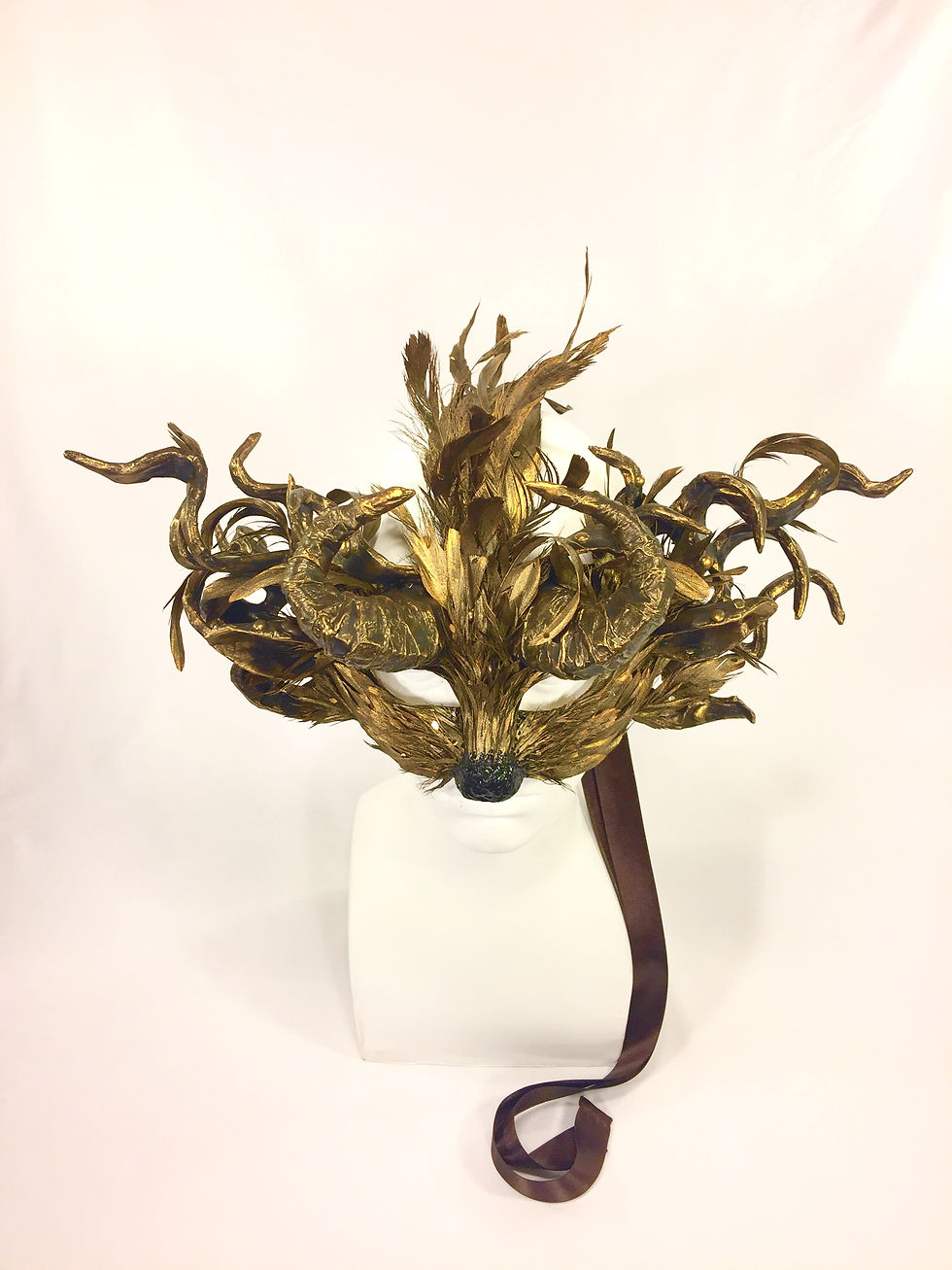 Thumbnail: FAUNS - "Filinio, inhabitant of the forest golden caves"