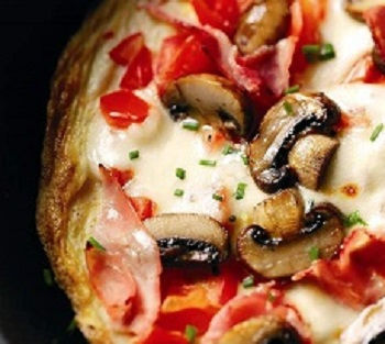 Farmhouse pizza omelette