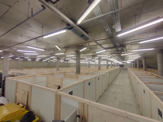 Izdelava večnamenske garderobe.