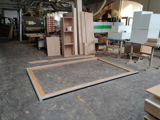 Izdelava promocijskih stojnic po trgovinskih centrih.