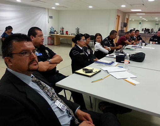 PLDHA con Policia Federal (Guardia Nacional) en taller de expresion Corporal