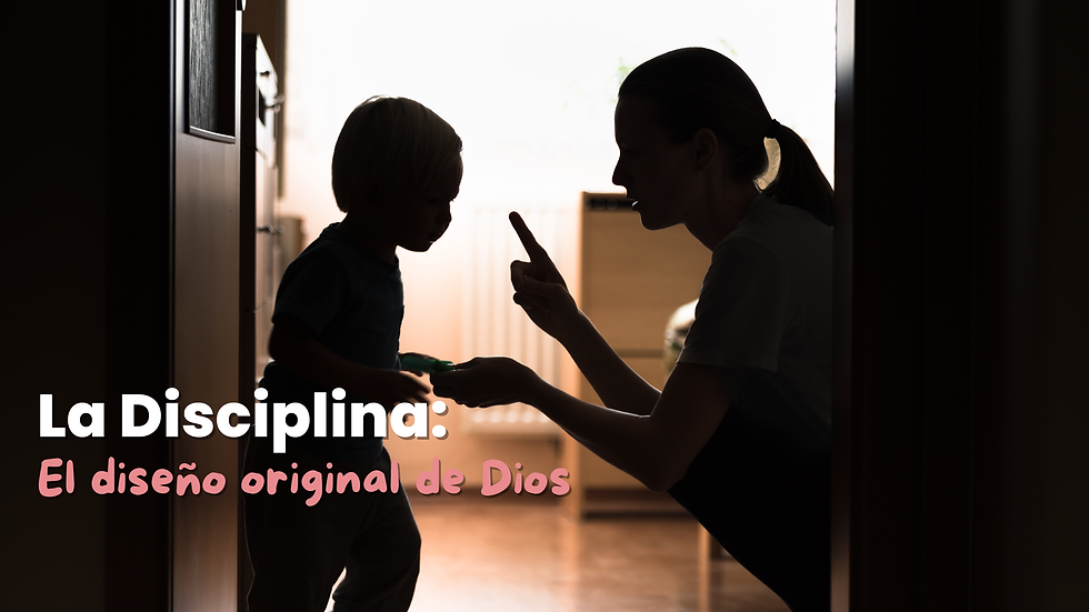mamá disciplinando a su hijo