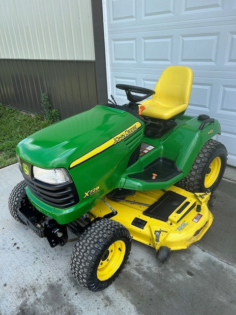 Thumbnail: John Deere X729 62" tractor, Kawasaki