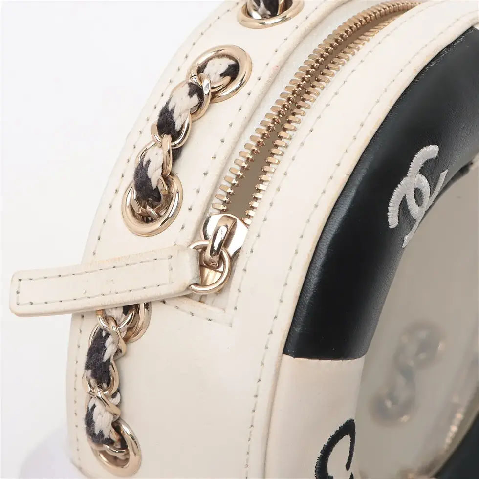Thumbnail: B117. Chanel Cruise Line Chain Shoulder Bag