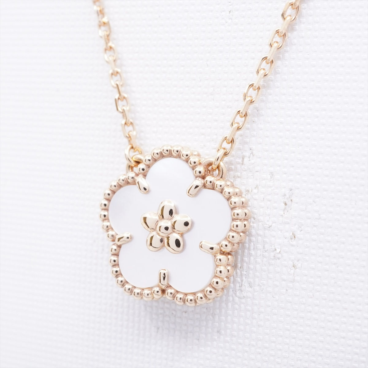 Van Cleef  lucky spring plum blossom shells Necklace