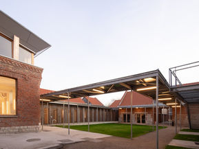 Réhabilitation d’une ferme et construction d’un centre de vacances
La Ferme des Ail’leurs - ARLEUX (59) - 2018-2023