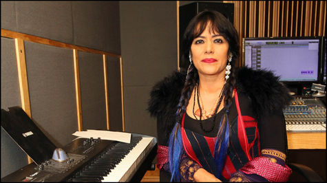 Mon Laferte y Andrés Calamaro en nuevo disco de Lila Downs. Con Javier Poza