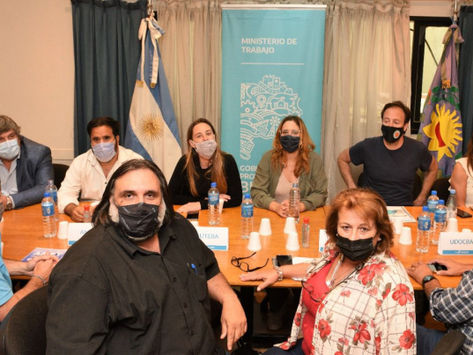 Con el objetivo de iniciar las clases "sin conflictos", Kicillof convocó a paritarias a docentes