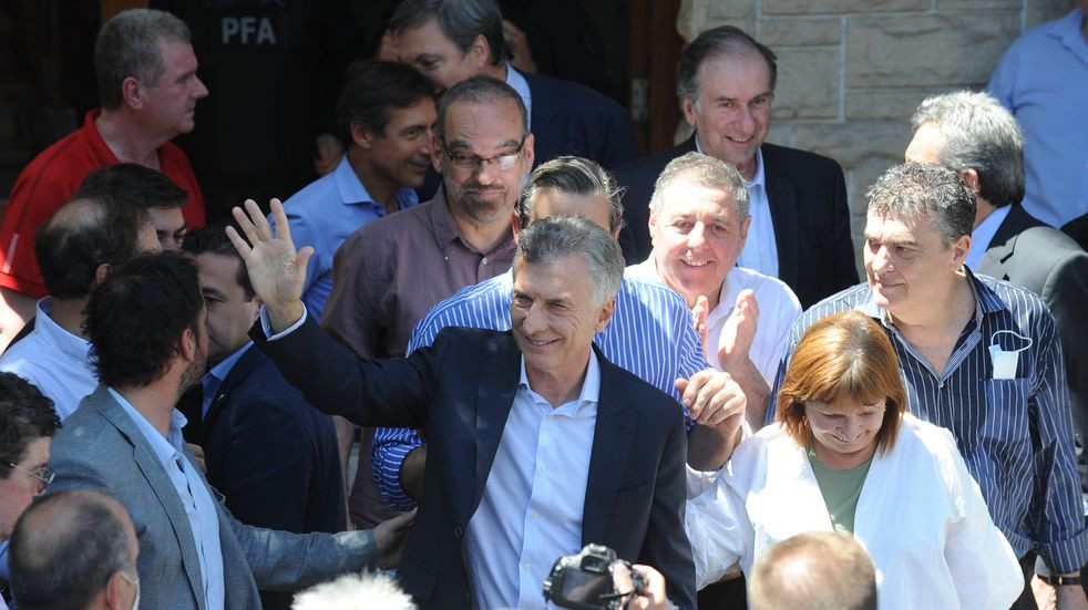 Dirigentes del Pro se acercaron a Dolores para apoyar al ex Presidente.
