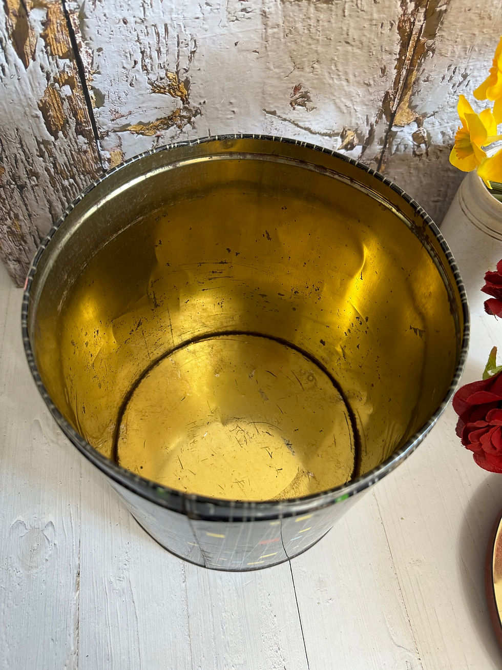 תמונה ממוזערת: חופית - קופסת פח עיטור גאומטרי תוצרת ישראל