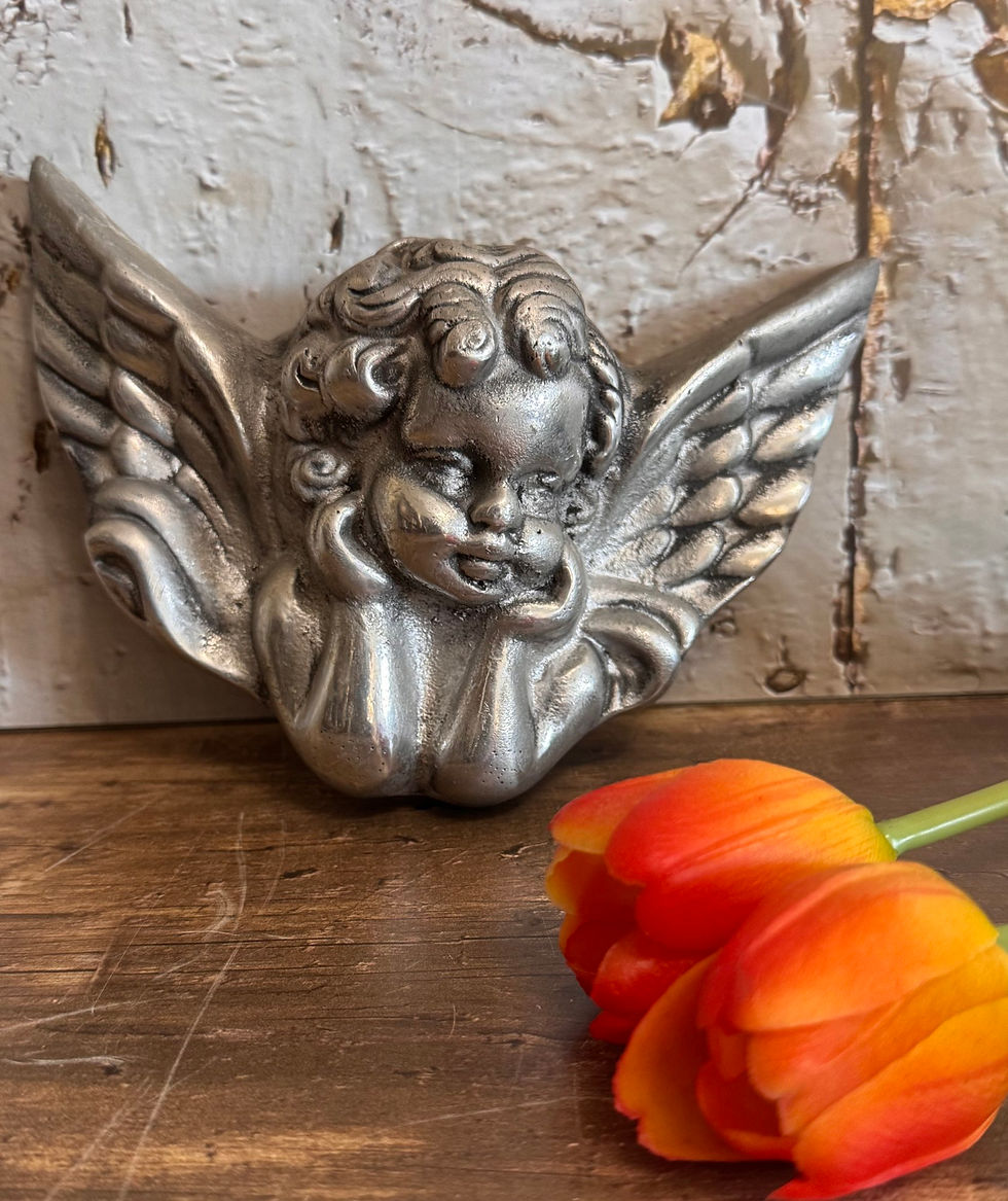 תמונה ממוזערת: אנג׳לו - תבליט קיר וינטג׳ ממתכת כסופה בדמות מלאך - פוטי