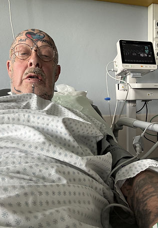 Nick in dem Krankenhaus nach Schwanz chirgurie 1140.JPG