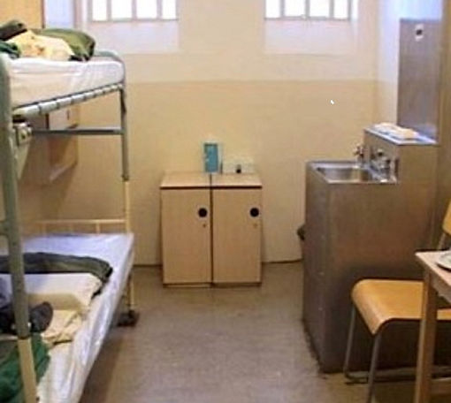 UK prison cell 5.jpg