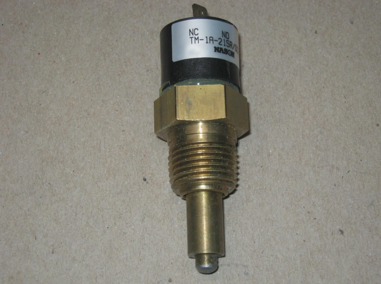 AG517915 AGCO Temperature Switch (215 Degree F)