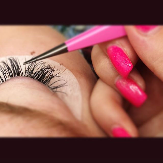 Bis Ende September kostet die 1_1 Wimper