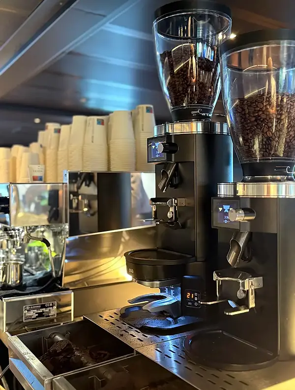 Zwei Premium Espresso Mühlen als Teil des Set Ups der mobilen Kaffeebar