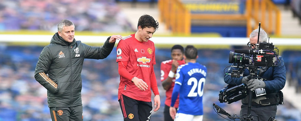 Ole Gunnar Solskjaer, Manager of Manchester United speaking with Victor Lindelof after win at Goodison Park [Getty]