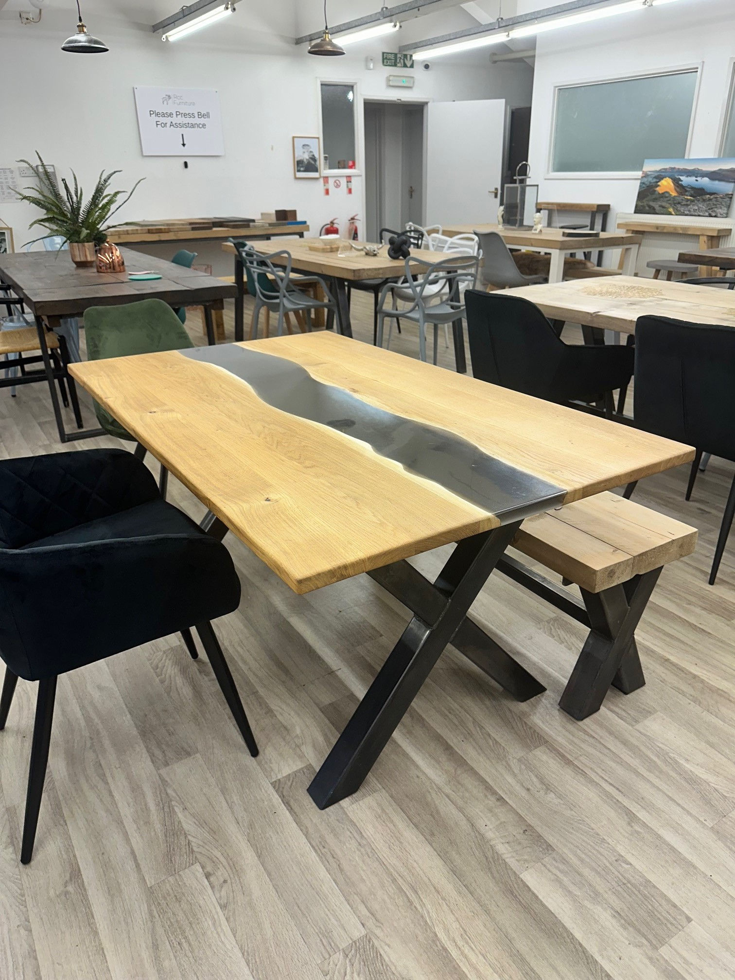 **IN-STOCK** 160x90x75 Oak River Resin XX Table - OIL