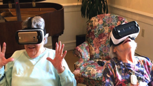 Casas de repouso podem implementar atividades de realidade virtual com idosos