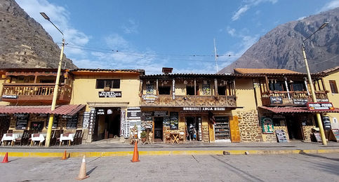 Peru, cusco, sacred valley, ollantaytambo, town