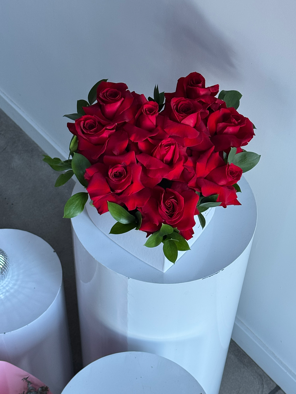Thumbnail: Blooming Heart roses 