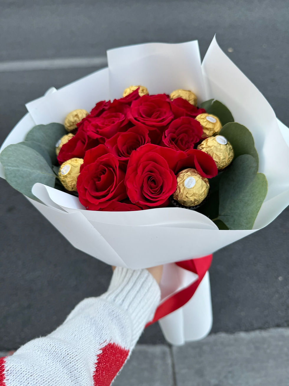 Roses and chocolates 